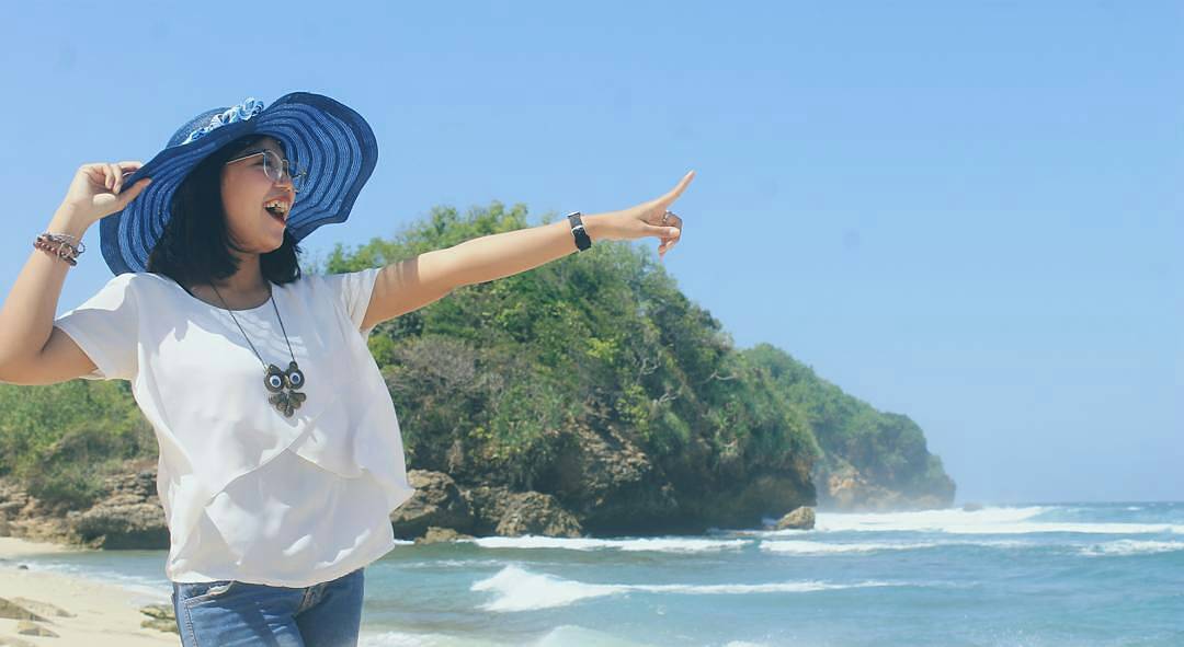 Harga Tiket Masuk, Misteri Desa, Keindahan Pantai , Menelan Korban?, Rute Menuju Pantai , Asal Usul Mistis