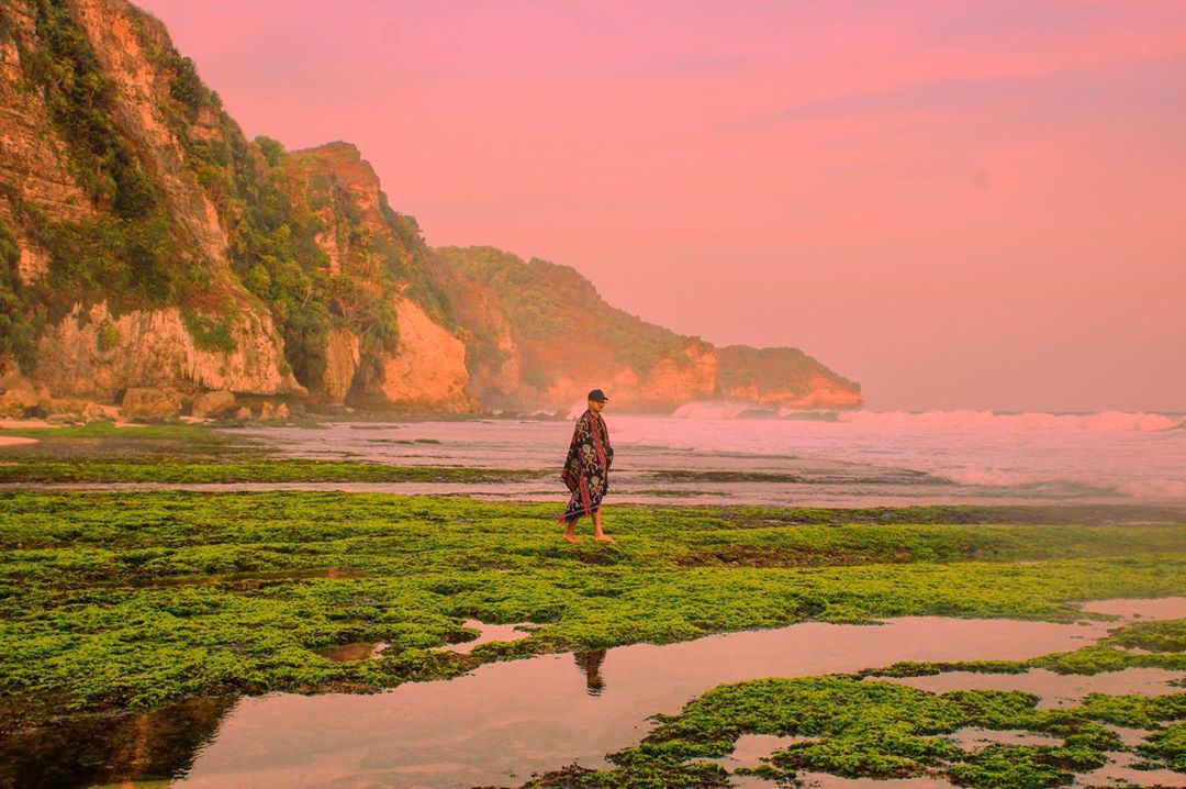 Harga Tiket Masuk, Sesuatu Yang Baru, Keunikan Pantai, Akses Menuju Lokasi, Aktifitas Menyenangkan