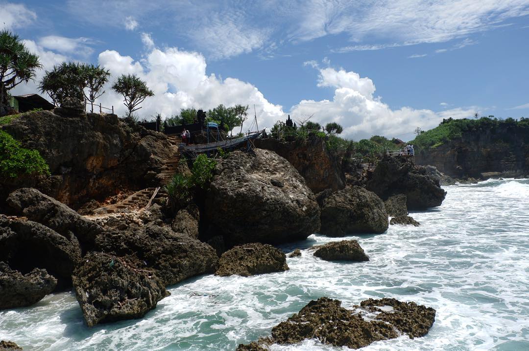 Harga Tiket Masuk, Destinasi Lain, Keindahan dan Potensi, Sejarah Singkat, Jalan Menuju Pantai