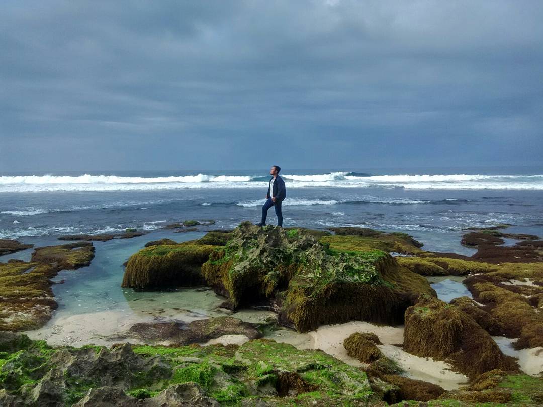Harga Tiket Masuk, Tidak Asing, Pesona Keindahan , Watu Ngebros, Rute Menuju Pantai 