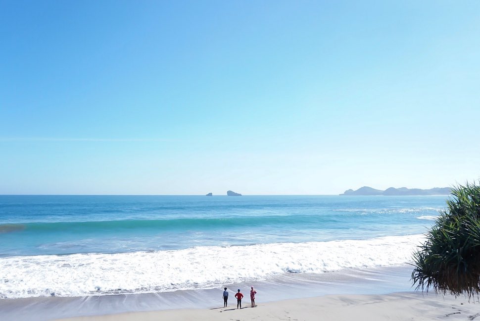 Dua Puluh Pantai, Rute Menuju Pantai , Pesona Keindahan , Harga Tiket Masuk , Fasilitas Yang Ada