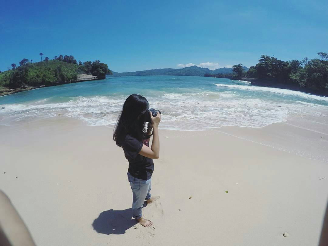 Harga Tiket Masuk, Fasilitas Yang Ada, Mengenal Lokasi, Akses dan Lokasi, Keunikan Pantai, Kegiatan Menarik