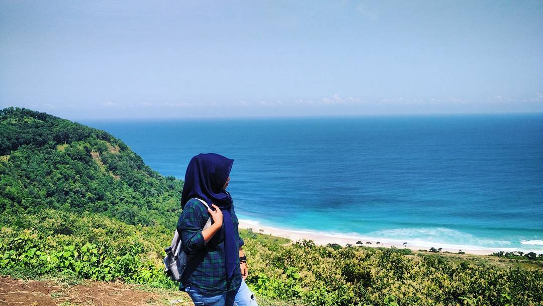 Harga Tiket Masuk, Area Selatan, Keindahan Lokasi, Kelebihan Pantai ini, Rute Menuju Lokasi, Camping Berkemah