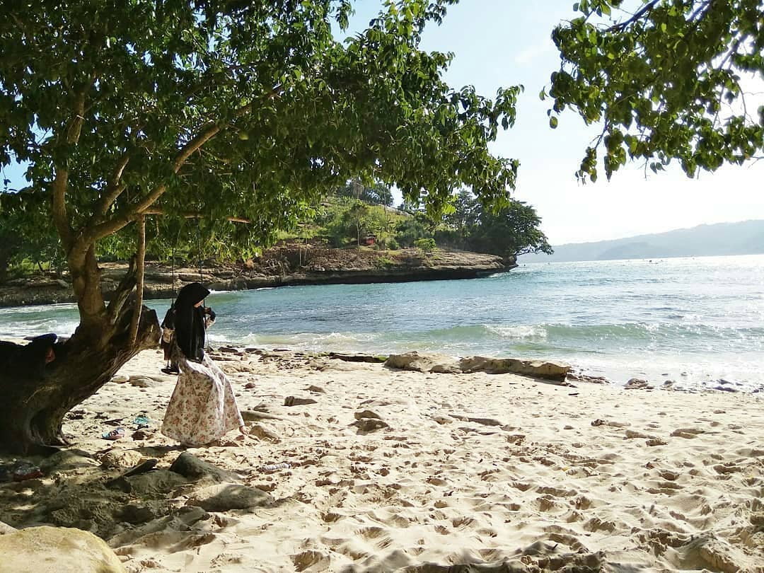 Harga Tiket Masuk, Fasilitas Yang Ada, Mengenal Lokasi, Akses dan Lokasi, Keunikan Pantai, Kegiatan Menarik