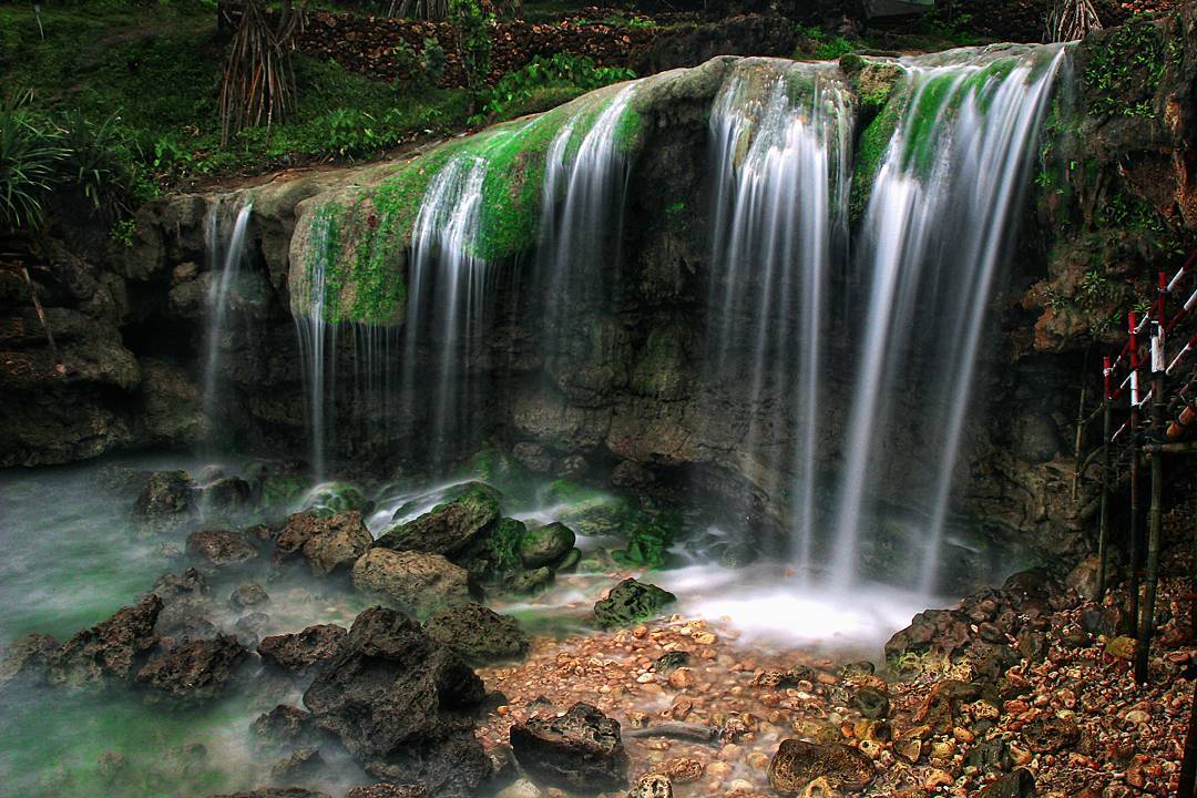 Harga Tiket Masuk, Primadona Pariwisata, Rute Menuju Lokasi, Pesona Daya Tarik , Fasilitas, Penginapan Atau Hotel