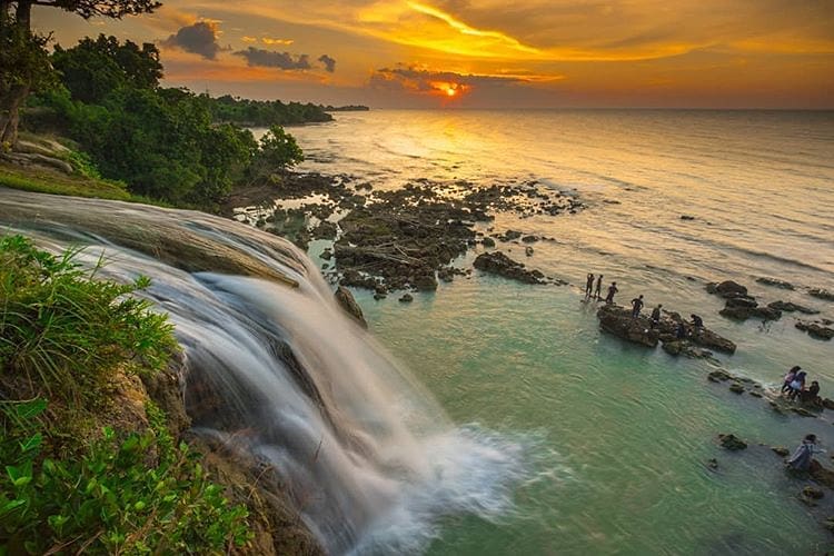 Rute Menuju Lokasi, Pesona Daya Tarik , Sejarah Asal Usul , Fasilitas Yang Ada , Penginapan