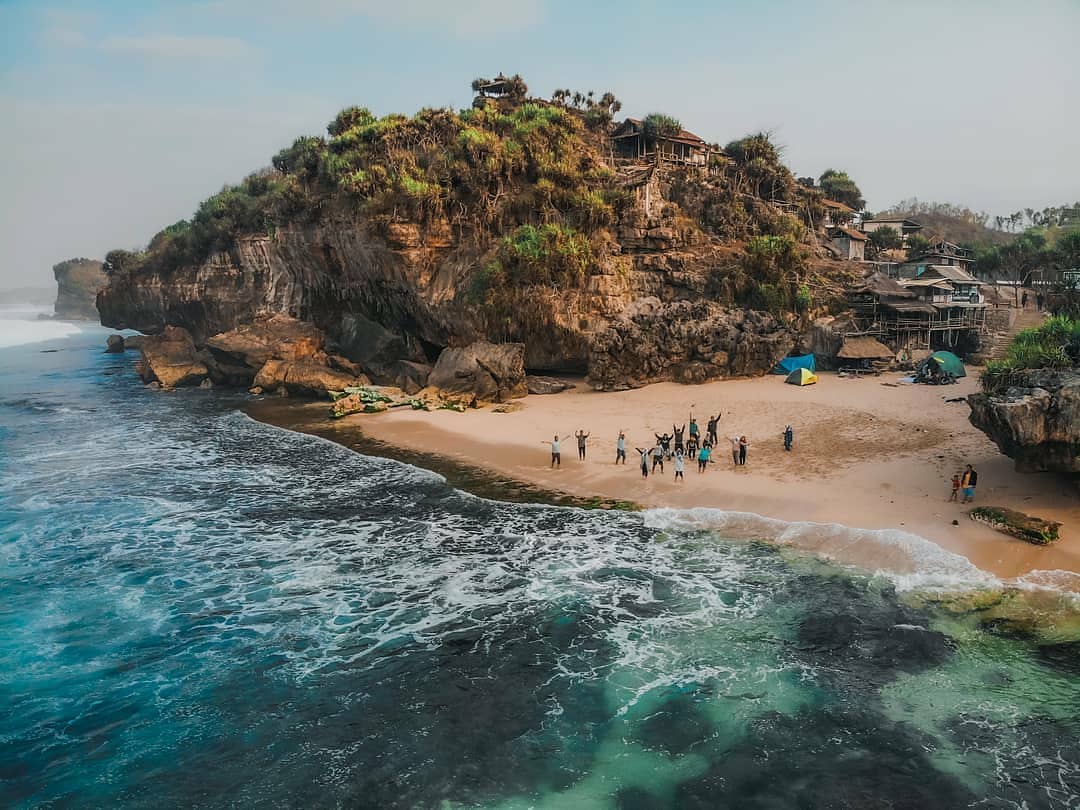 Rute Menuju Pantai , Sejarah Asal Usul , Pesona Keindahan , Harga Tiket Masuk , Fasilitas Yang Ada