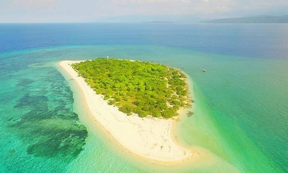 Potensi dan Keindahan Alam , Aktifitas Menarik , 1. Diving dan Snorkeling, 2. Berselancar, Windsurfing dan Kitesurfing , 3. Berkeliling Pulau, 4. Berfoto Ria, Rute Menuju Lokasi