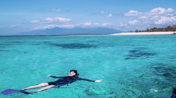 Potensi dan Keindahan Alam , Aktifitas Menarik , 1. Diving dan Snorkeling, 2. Berselancar, Windsurfing dan Kitesurfing , 3. Berkeliling Pulau, 4. Berfoto Ria, Rute Menuju Lokasi