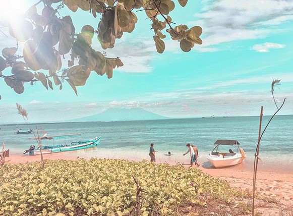 Potensi dan Keindahan Alam , Aktifitas Menarik , 1. Diving dan Snorkeling, 2. Berselancar, Windsurfing dan Kitesurfing , 3. Berkeliling Pulau, 4. Berfoto Ria, Rute Menuju Lokasi