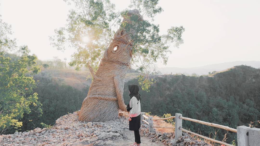 Harga Tiket Masuk, Sisi Menarik, Sunrise dan Sunset, Fasilitas, Rute Menuju Lokasi