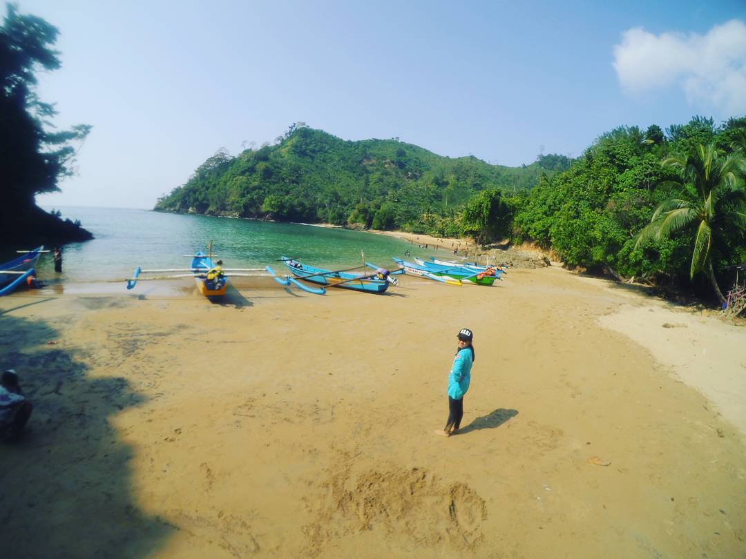 Harga Tiket Masuk, Biaya Snorkeling, Indahnya Pantai, Bermalam di Pantai, Menikmati Keindahan, Wisata Kuliner Lezat, Oleh Oleh Khas, Rute Menuju Pantai, Fasilitas
