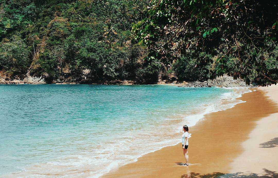 Harga Tiket Masuk, Biaya Snorkeling, Indahnya Pantai, Bermalam di Pantai, Menikmati Keindahan, Wisata Kuliner Lezat, Oleh Oleh Khas, Rute Menuju Pantai, Fasilitas