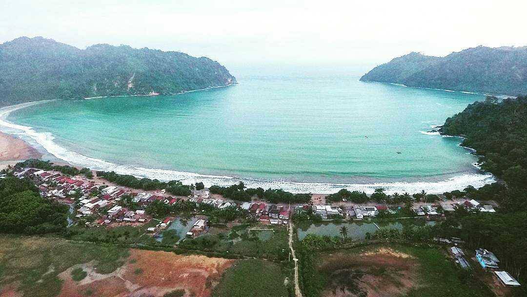 Harga Tiket Masuk, Asal Nama , Indahnya Pantai , Indahnya Air Terjun , Berkemah Camping, Kegiatan Menarik, Wisata Kuliner , Rute Menuju Pantai, Fasilitas Pantai 