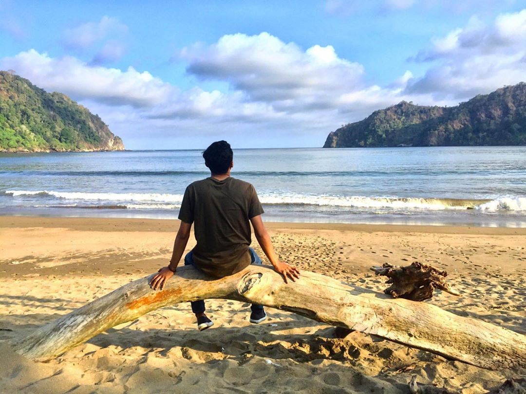 Harga Tiket Masuk, Asal Nama , Indahnya Pantai , Indahnya Air Terjun , Berkemah Camping, Kegiatan Menarik, Wisata Kuliner , Rute Menuju Pantai, Fasilitas Pantai 