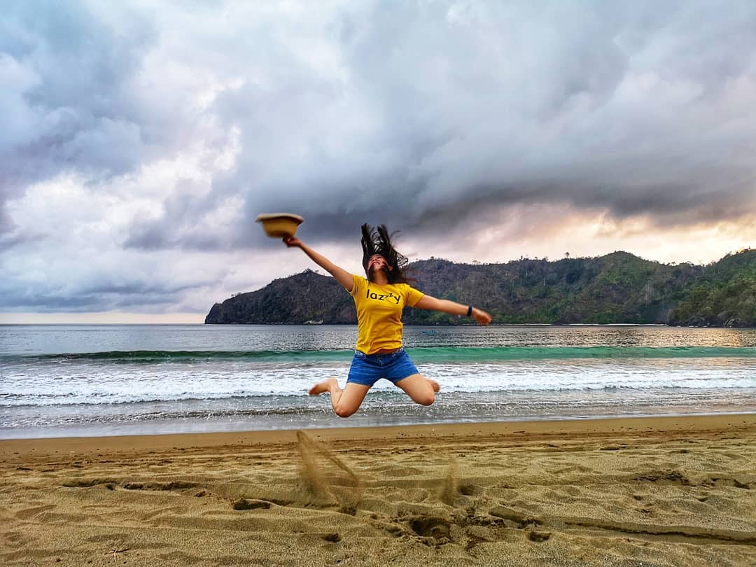 Harga Tiket Masuk, Asal Nama , Indahnya Pantai , Indahnya Air Terjun , Berkemah Camping, Kegiatan Menarik, Wisata Kuliner , Rute Menuju Pantai, Fasilitas Pantai 