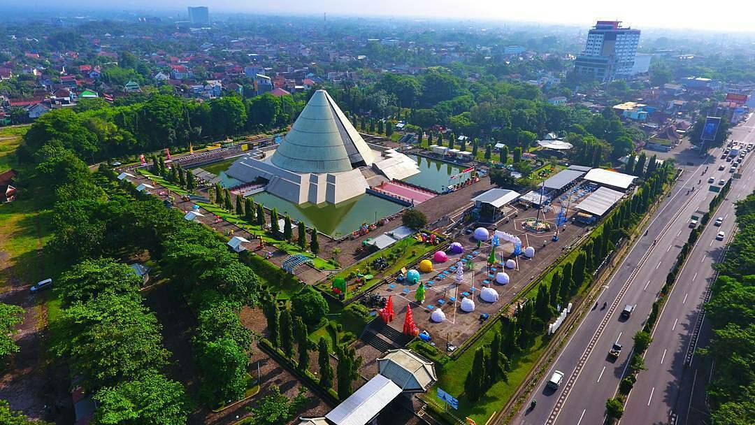Harga Tiket Masuk, Buka Jam Berapa, 1. Lantai Pertama, 2. Lantai Kedua, 3. Lantai Ketiga, Taman Lampion, Penginapan Hotel