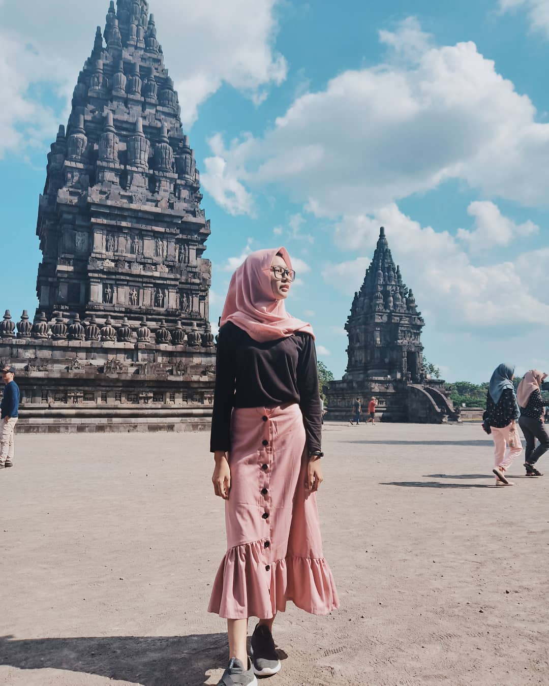 Candi prambanan terletak di cerita peninggalan kerajaan wisata yogyakarta jam buka agama didirikan oleh merupakan berasal dari adalah tiket masuk berapa fungsi sejarah singkat ciri mitos dibangun bercorak jogja bangunan utama pdf keindahan pt twc borobudur ratu boko story sleman kabupaten terdapat kota mana vector versi inggris view legenda bahasa jawa wikipedia wallpaper 2025 memiliki yaitu bagian event yang berada dimana mendut dan provinsi dalam sering digelar ramayana arca tergolong seni rupa entrance fee pengaruh terhadap ekonomi masyarakat sekitar ke malioboro film gambar harga in english indonesia ijo daerah istimewa tengah klaten ada asal usul b contoh corak sewu caption celana pendek karya berbentuk hasil akulturasi budaya ajaran rakai pikatan dinasti dulu apa saja relief memuat tentang hiasan pohon dipentaskan sendratari dengan exotic keberadaan erat kaitannya, Terletak di Jogja, Mitos Candi , Sejarah Singkat, Rute Menuju Lokasi, Aktifitas Menarik