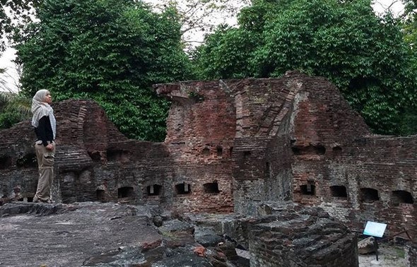 Sejarah Masa Lalu , Keindahan dan Daya Tarik, Pulau di Sekitar, Fasilitas di Pulau Bidadari