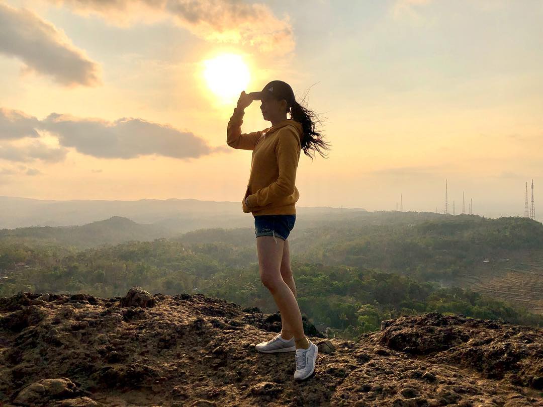 Harga Tiket Masuk, Rute Menuju Lokasi, Sejarah Singkat, Pesona Gunung, Fasilitas dan Kegiatan