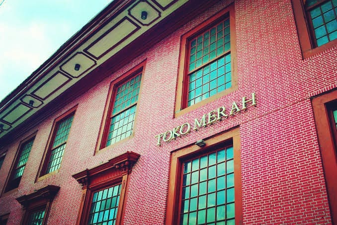Mengenal Toko Merah, Sejarah Singkat, Kawasan Wisata Sejarah, Kisah Misteri, Harga Tiket Masuk