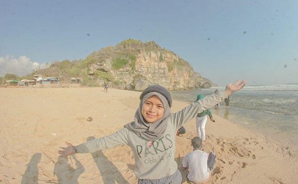 Rute Menuju Lokasi, Pesona Pantai, Fasilitas dan Kegiatan, Camping Ngecamp, Hunting Foto, Harga Tiket Masuk