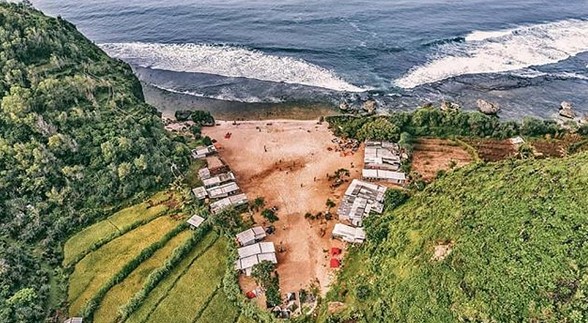 Rute Menuju Lokasi, Pesona Pantai, Fasilitas dan Kegiatan, Camping Ngecamp, Hunting Foto, Harga Tiket Masuk