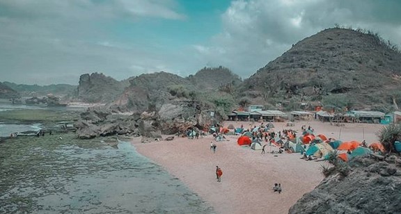 Rute Menuju Lokasi, Pesona Pantai, Fasilitas dan Kegiatan, Camping Ngecamp, Hunting Foto, Harga Tiket Masuk