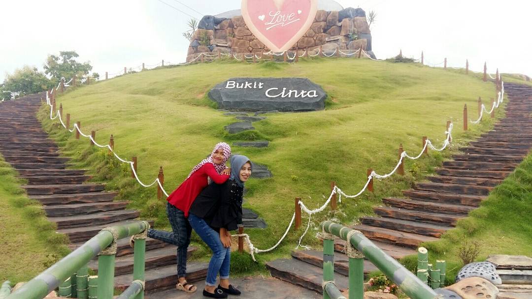 Mengenal Kawasan, Keindahan Bukit, Harga Tiket Masuk, Keindahan Bukit Jaddih, Aneka Wahana Permainan, Rute Menuju Lokasi, Tips Berlibur
