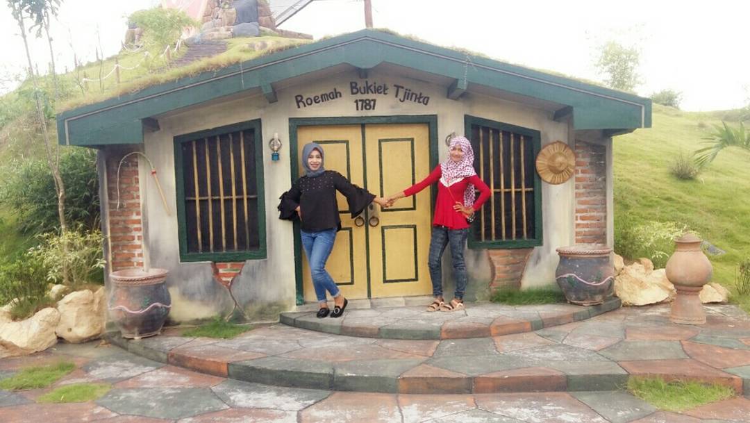 Mengenal Kawasan, Keindahan Bukit, Harga Tiket Masuk, Keindahan Bukit Jaddih, Aneka Wahana Permainan, Rute Menuju Lokasi, Tips Berlibur