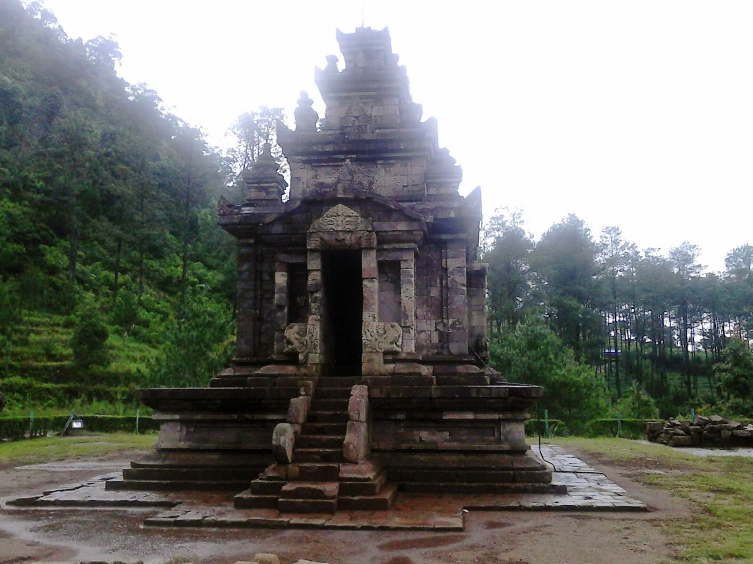 Keindahan Lokasi, Jalan Menuju Lokasi, Jarak Yang Harus Dilalui, Harga Tiket Masuk, Sejarah Singkat 