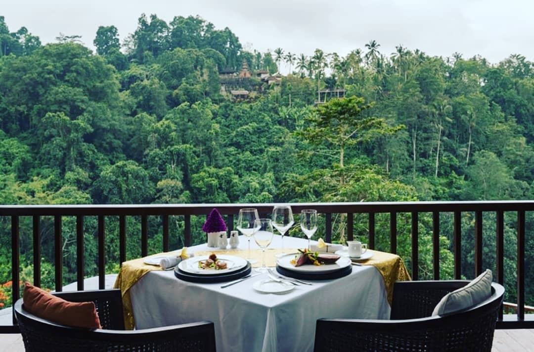 Mengenal Lokasi, Fasilitas Yang Ada, Menikmati Kolam Renang, Kereta Gantung, Villa Terdekat, Aneka Tipe Restoran, Spa Sejenak, Paket Pernikahan, Rute Menuju Lokasi