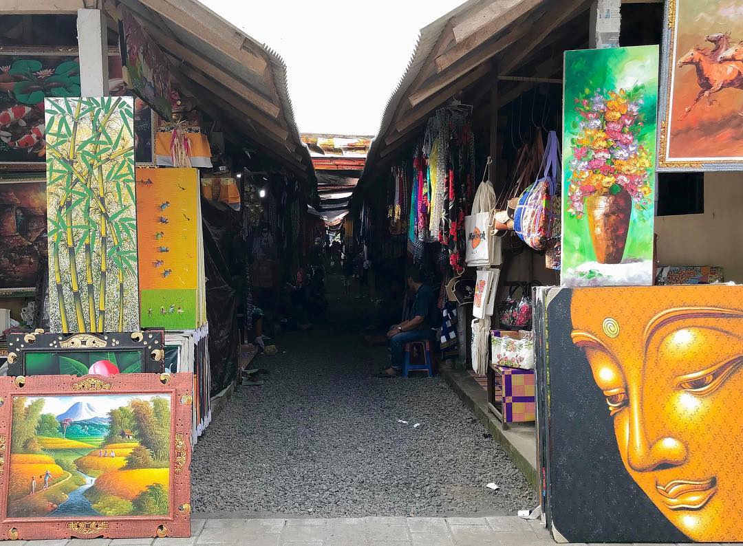 Letak Dimana , Jam Buka, Fasilitas Yang Ada , Barang Yang Dijual, Cara Menawar 