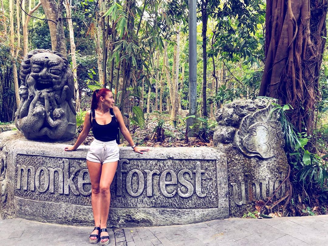 Kera Ekor Panjang , Penghuni Monkey Forest, Secred Temple , Reviews Monkey Forest, Entrance Fee, Paradise in Ubud, Cara Menuju Lokasi