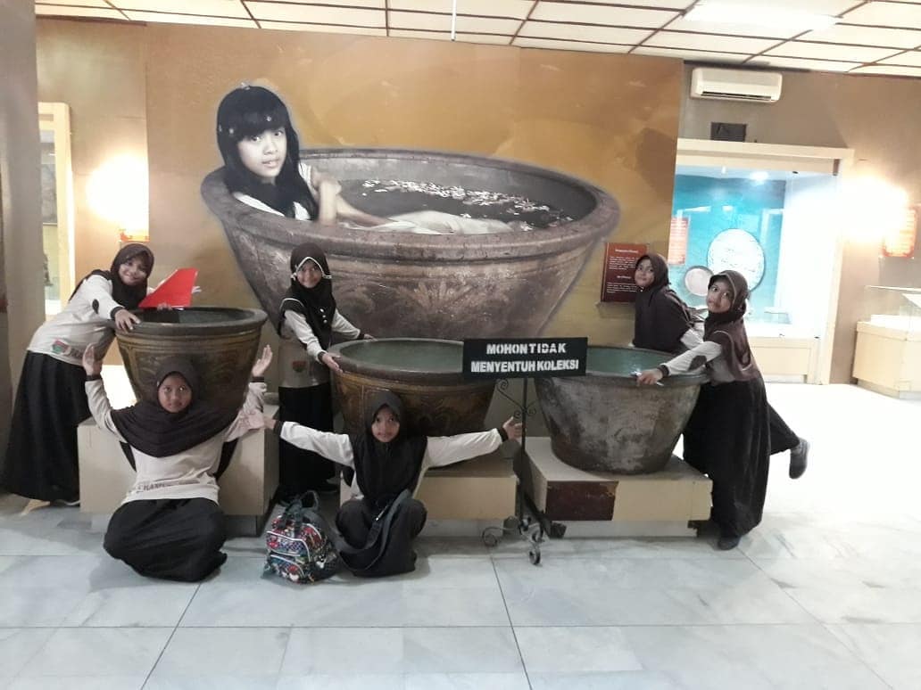 Negara Kepulauan, Profil Singkat, Cerita Berdirinya, Apa Saja Isi-nya?, Bagaimana Bisa Berwisata