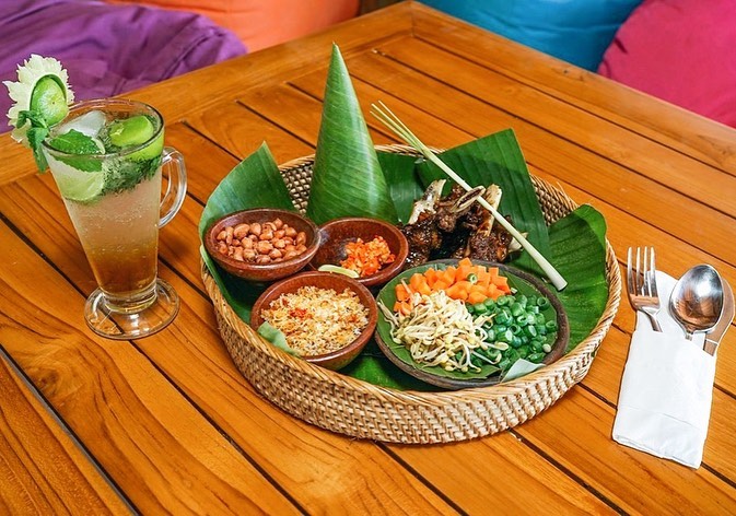 Berkunjung Ke Rinjani, Tentang Rinjani Lodge, Harga Makanan , Fasilitas Yang Ditawarkan, Aktivitas Menarik, Memesan Kamar , Alternatif Penginapan 