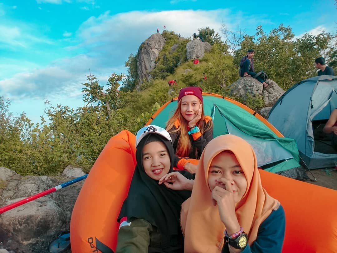 Keindahan Bukit , Rute Menuju Lokasi, Legenda Bukit Cumbri, Asal Usul Sejarah, Tips Travelling 