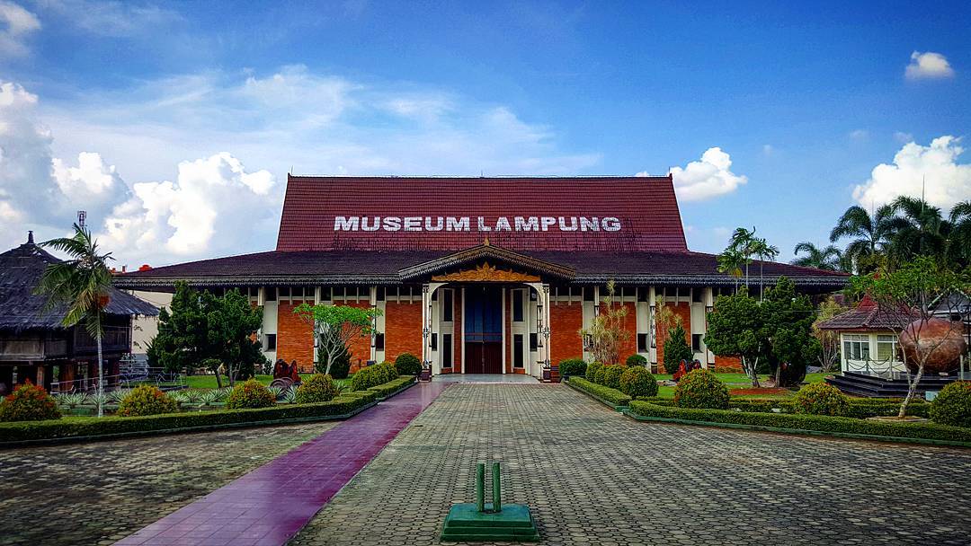 Negara Kepulauan, Profil Singkat, Cerita Berdirinya, Apa Saja Isi-nya?, Bagaimana Bisa Berwisata