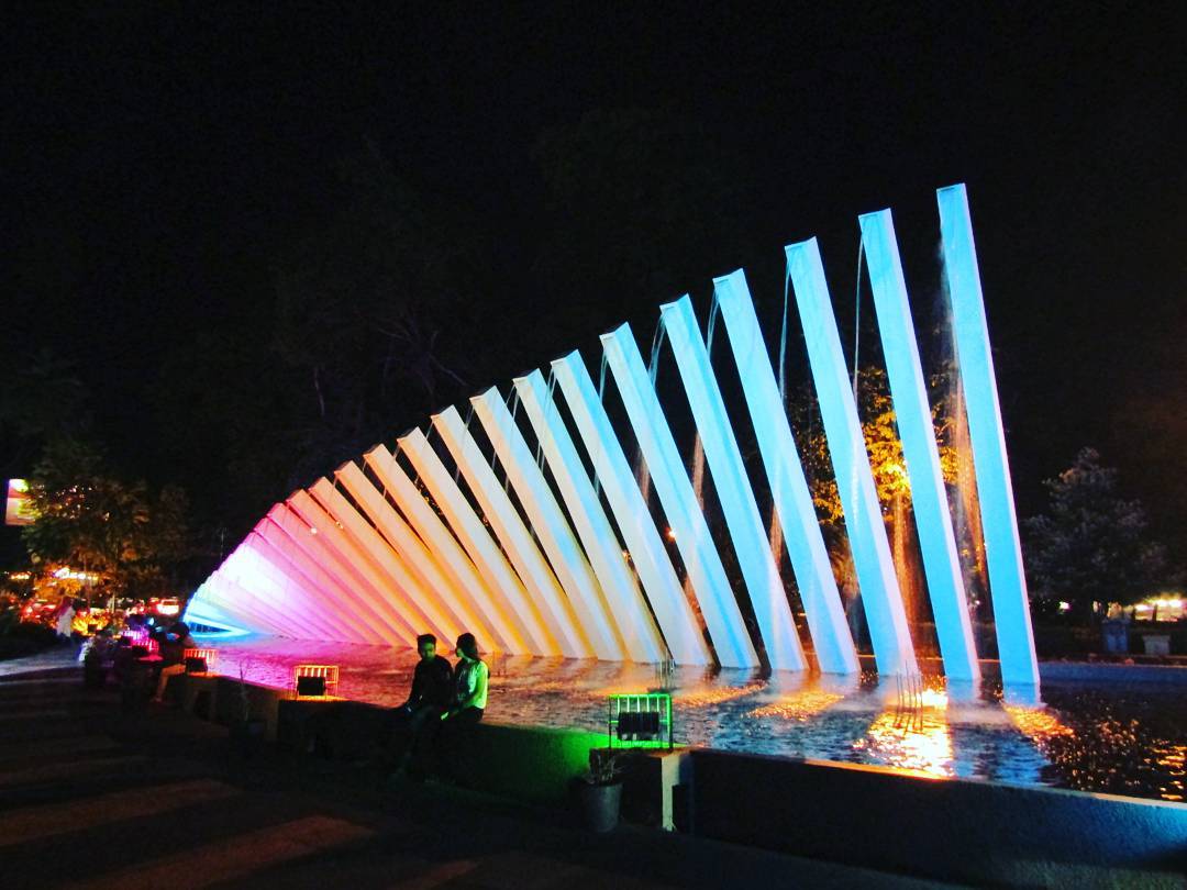 Tengah Kota, Lokasi Alamat , Taman Pelangi di Indonesia, Taman Bacaan Pelangi, Taman Pelangi Malaysia