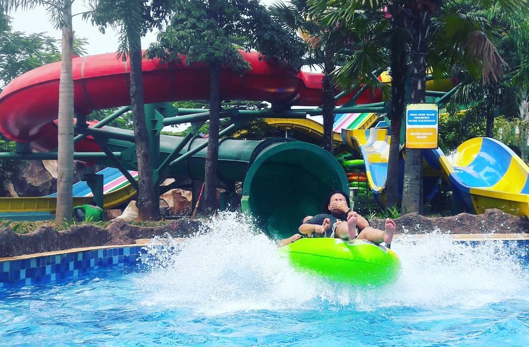 Buka Jam Berapa, Mengenal Lokasi, Wahana Waterpark, Wahana Dry Park, Fasilitas Yang Ada