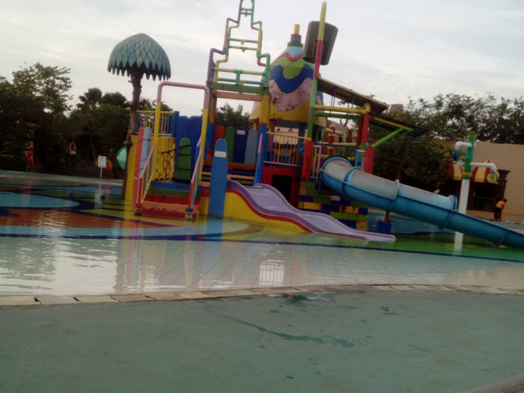 Buka Jam Berapa, Mengenal Lokasi, Wahana Waterpark, Wahana Dry Park, Fasilitas Yang Ada