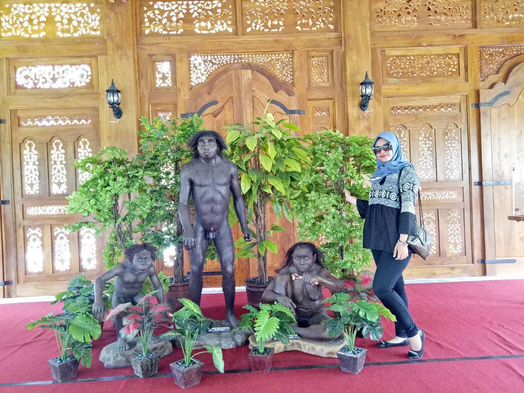 Museum Purbakala , Sejarah Singkat , Akses Ke Lokasi , Koleksi Museum , Fasilitas Yang Ada 