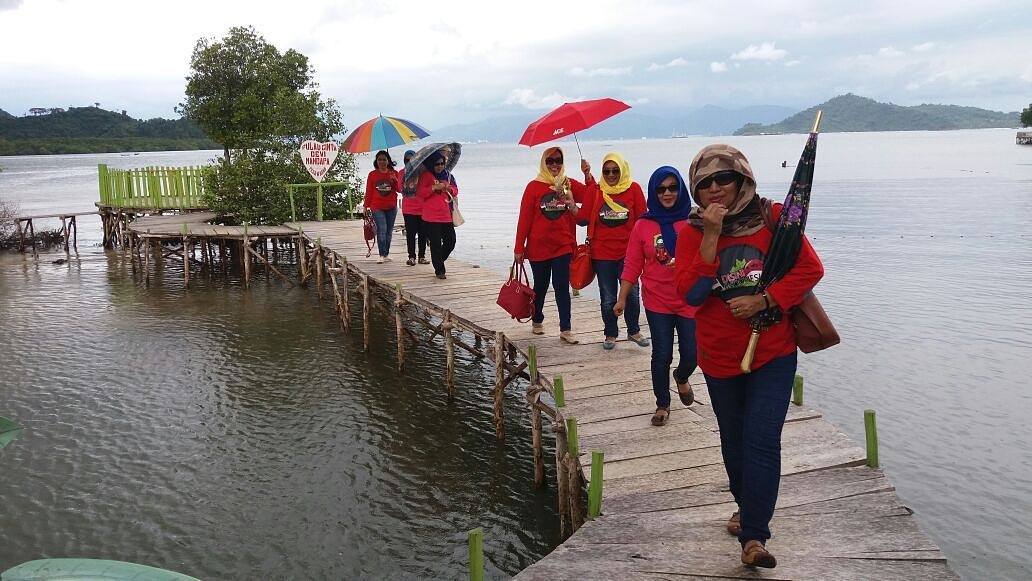 Secuil Kisah, Dimana Lokasi?, Keunikan Pantai, Fasilitas Wisata, Harga Tiket Masuk, Tips Wisata