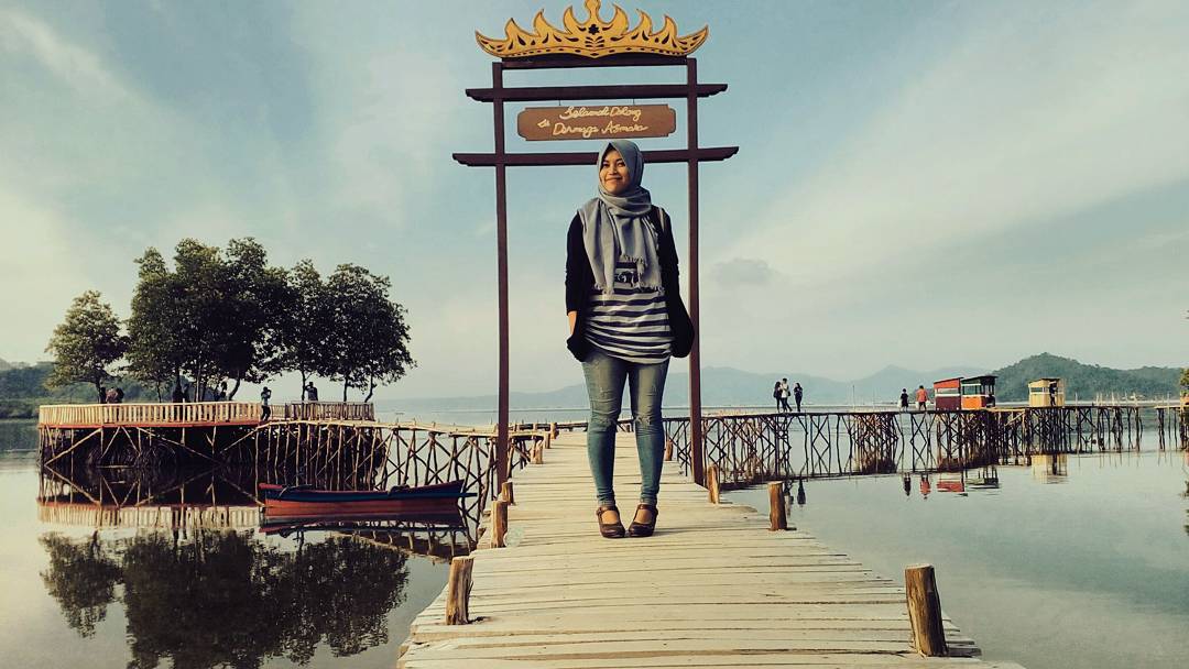 Secuil Kisah, Dimana Lokasi?, Keunikan Pantai, Fasilitas Wisata, Harga Tiket Masuk, Tips Wisata
