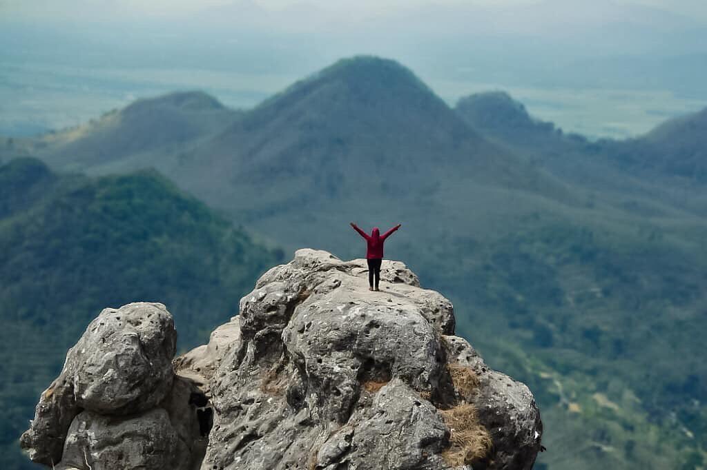 Keindahan Bukit , Rute Menuju Lokasi, Legenda Bukit Cumbri, Asal Usul Sejarah, Tips Travelling 