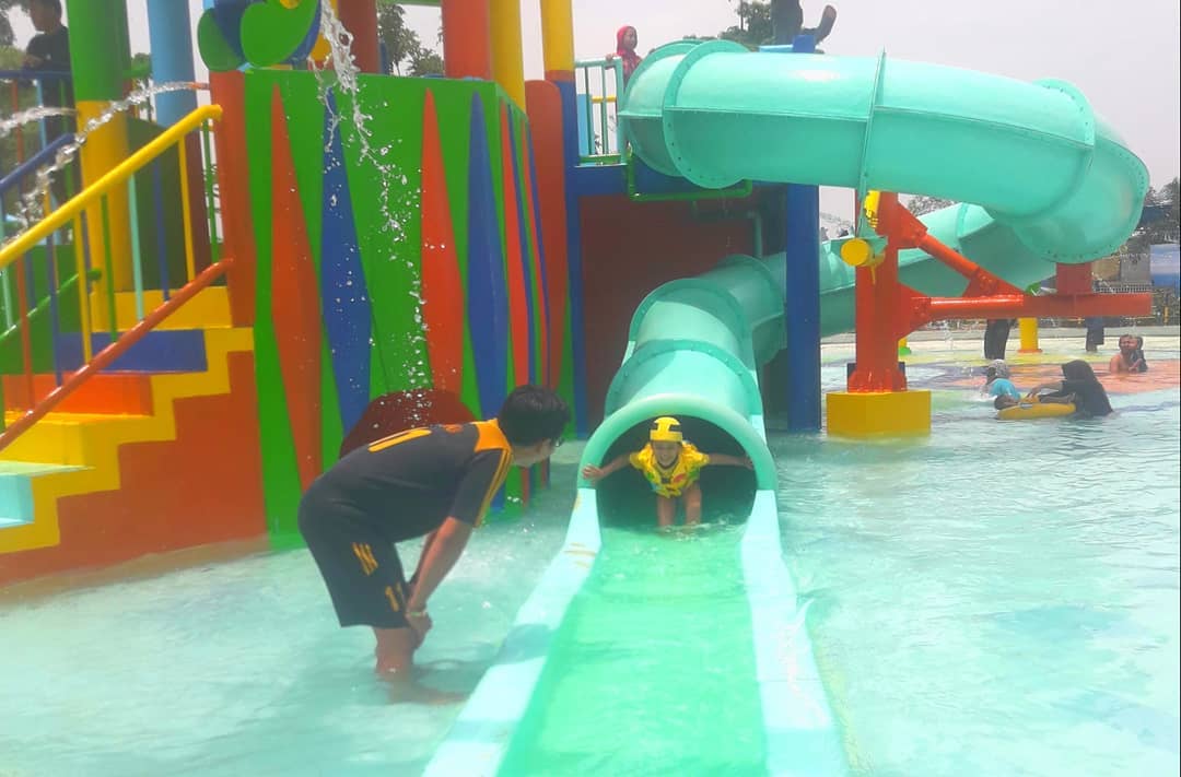 Buka Jam Berapa, Mengenal Lokasi, Wahana Waterpark, Wahana Dry Park, Fasilitas Yang Ada