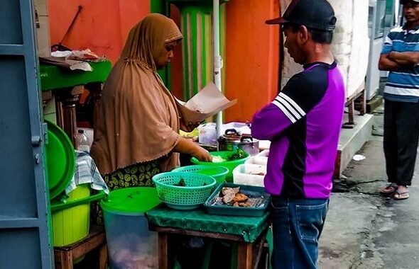 Buka Jam Berapa, Lokasi Dimana, Sejarah Singkat , Daya Tarik, Pasar Maling