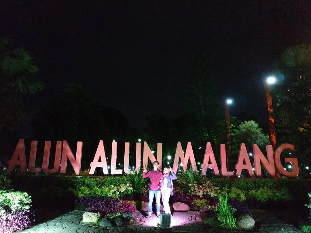 Alun alun kota malang hotel murah dekat tugu sejarah gambar alamat foto batu di sekitar peta terbaru jawa timur baru indonesia sekarang 2025 yang direnovasi tempo dulu setelah renovasi malam hari angkot ke air mancur menuju asal usul jadwal lokasi ciuman dibuka desain penginapan fungsi fasilitas merdeka gereja letak geografis jatim kuliner konsep, Paru Paru Kota, Revitalisasi Alun Alun, Selain Tempat Ibadah, Rute Menuju Lokasi, Sejarah Asal Usul