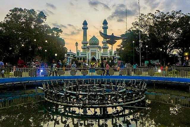 Paru Paru Kota, Revitalisasi Alun Alun, Selain Tempat Ibadah, Rute Menuju Lokasi, Sejarah Asal Usul