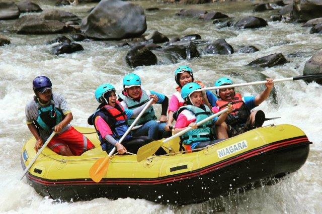 Ada Dua Sungai , Bersih dan Aman , 3 Pilihan Jarak, Banyak Agen Wisata , Harga Paket Rafting , Paket Rafting dan Paintball , Paket 2D1N Hingga 3D1N 